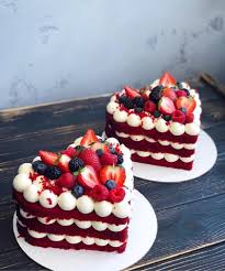 bánh kem red velvet sang trọng